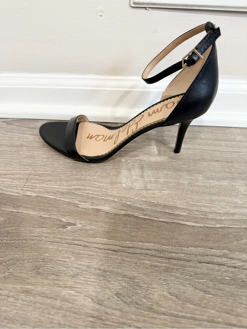 Sam Edelman Black Quiet Luxury Leather Old Money Classic 3” Heels Sandals Size 9